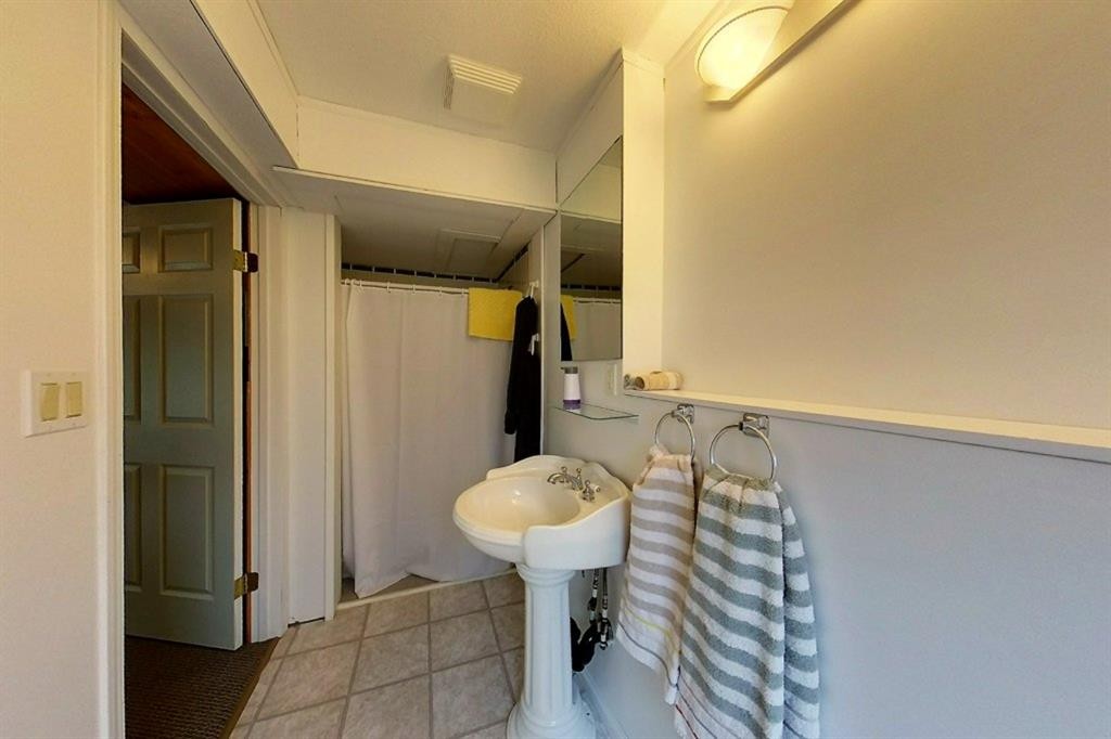 5114 49 Ave, Robb, AB - Indoor