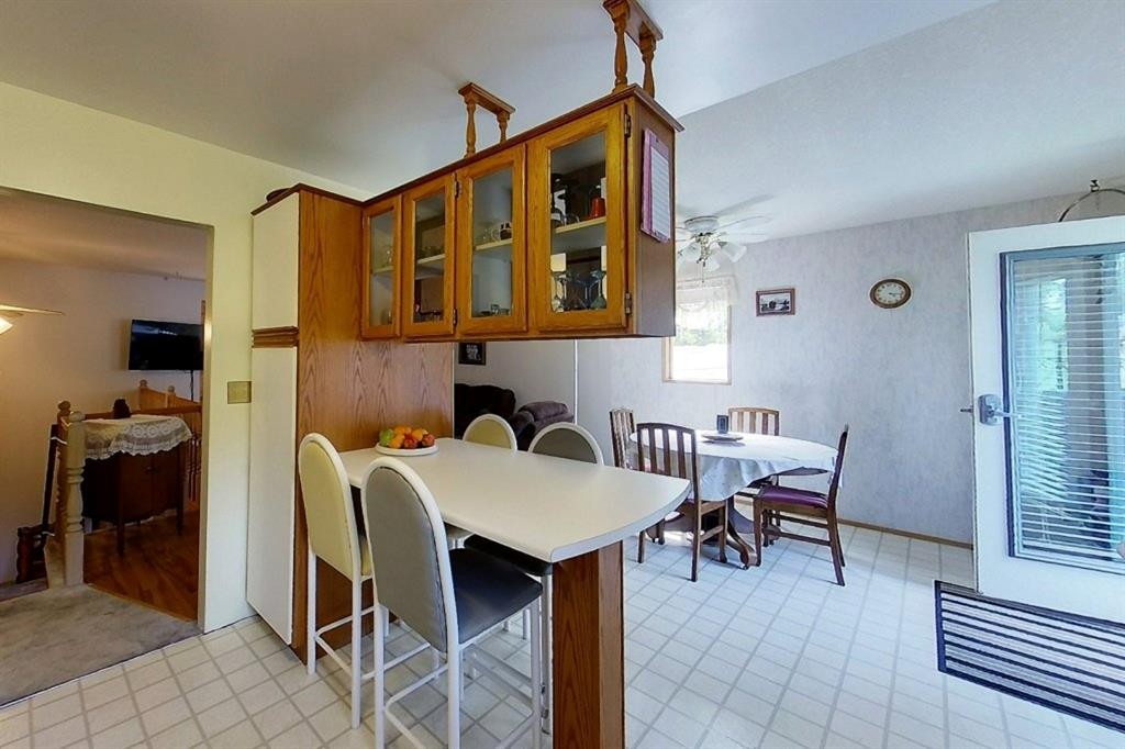 5114 49 Ave, Robb, AB - Indoor