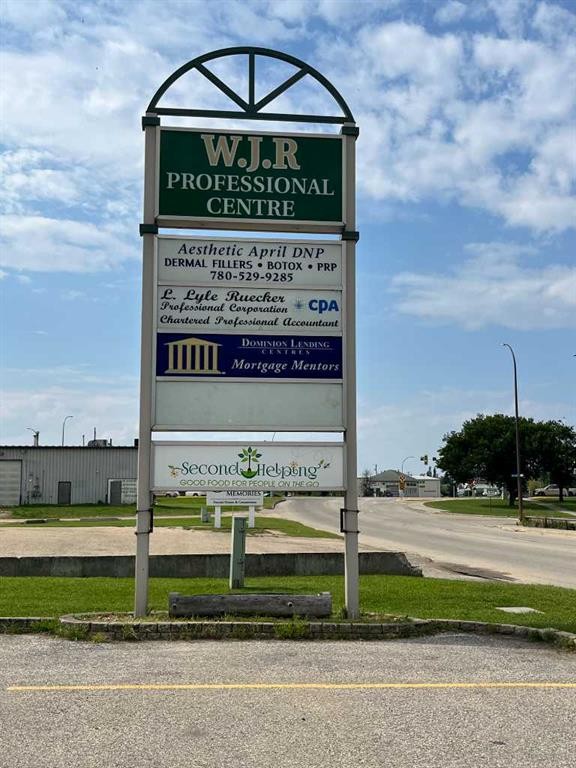 3-105 6 Avenue Se, Slave Lake, AB