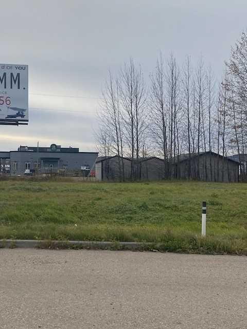 5512 Caxton West, Whitecourt, AB