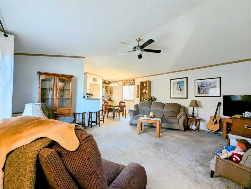 7 4 Avenue Sw, Faust, AB - Indoor