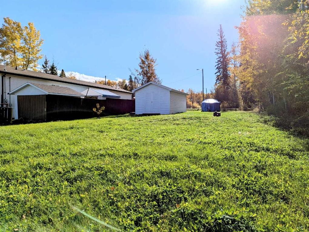 9 4 Avenue Sw, Faust, AB