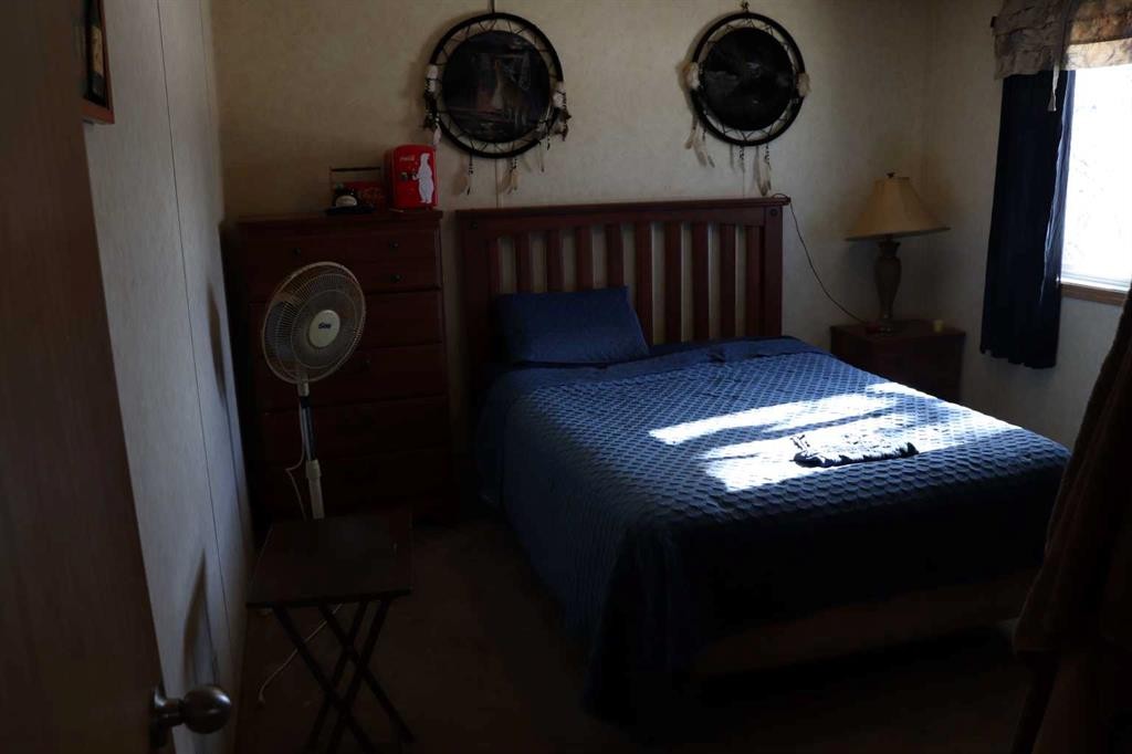 5001 51 Street, Robb, AB - Indoor Photo Showing Bedroom