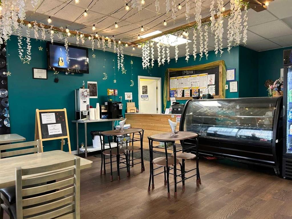 Kiosk-4912 49 Avenue, Mayerthorpe, AB
