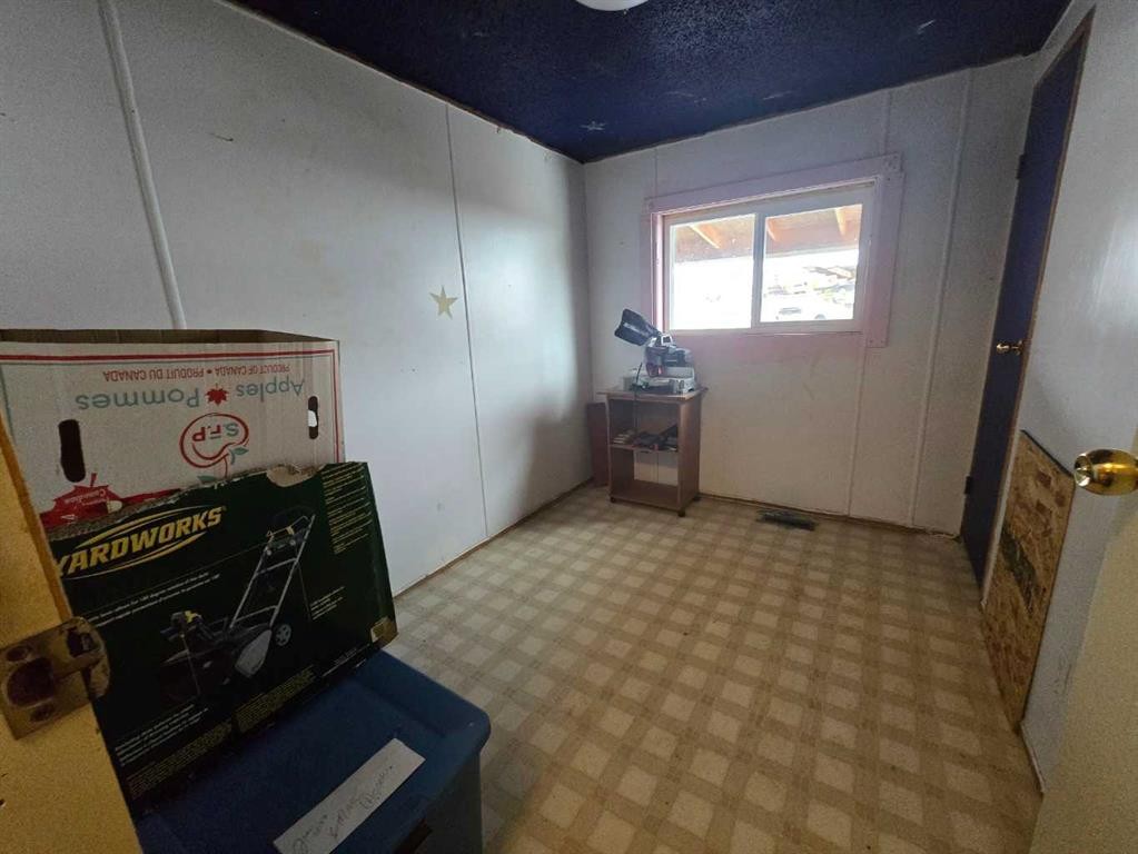 6205 Highway 616, Buck Creek, AB - Indoor Photo Showing Other Room