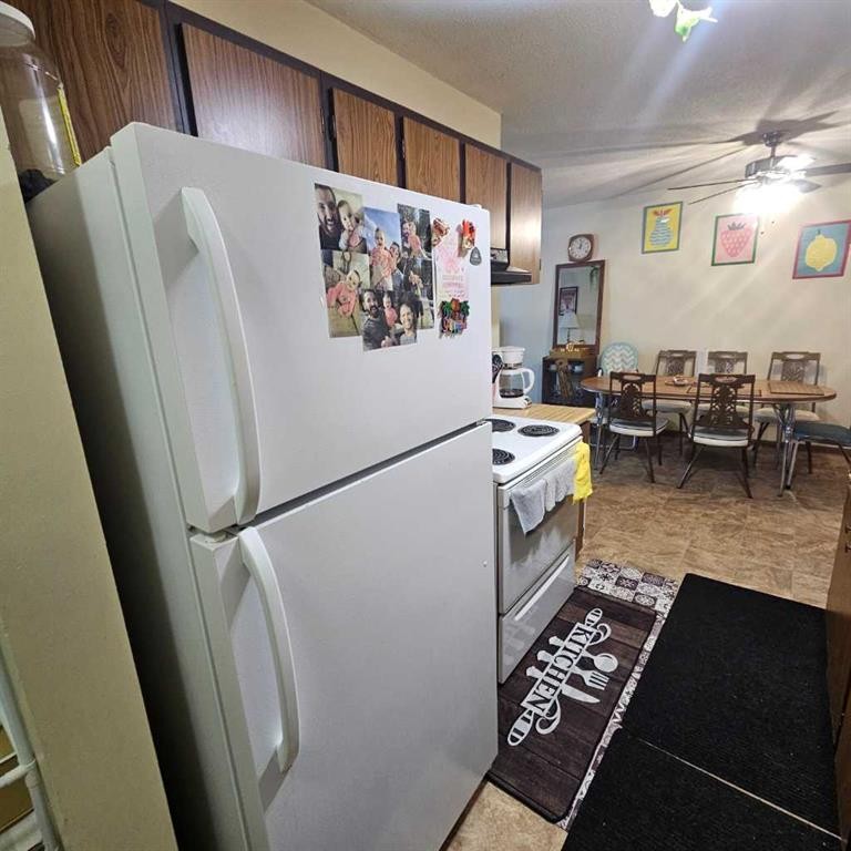 311-5317 5 Avenue, Edson, AB - Indoor