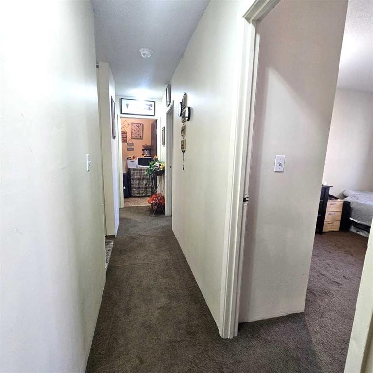 311-5317 5 Avenue, Edson, AB - Indoor Photo Showing Other Room
