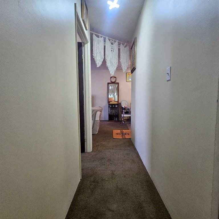 311-5317 5 Avenue, Edson, AB - Indoor Photo Showing Other Room