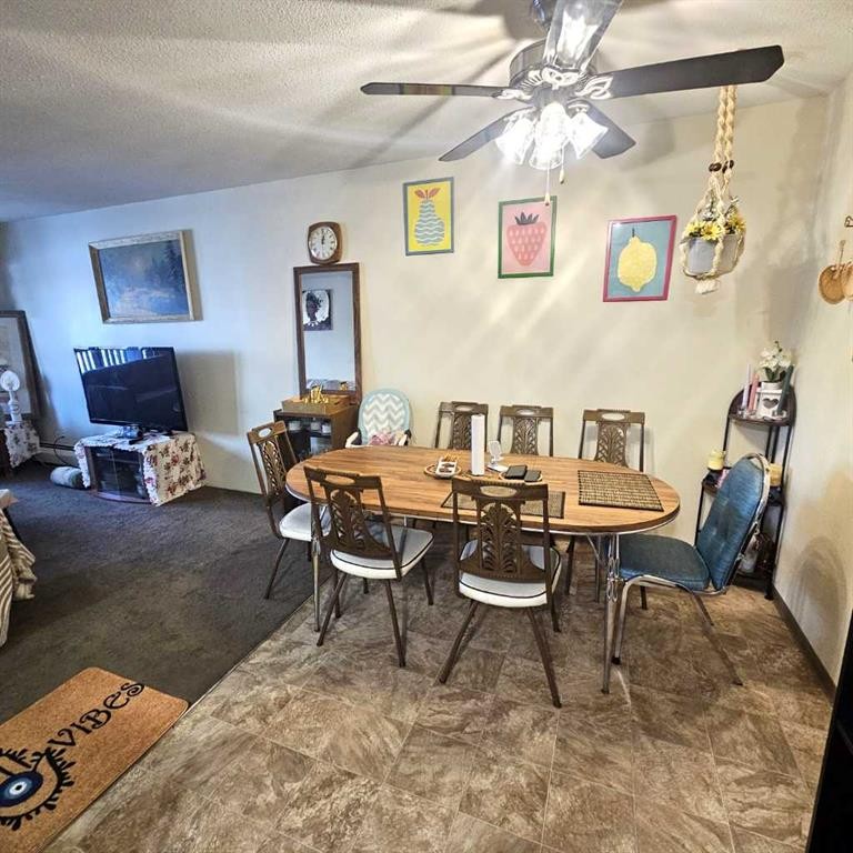 311-5317 5 Avenue, Edson, AB - Indoor Photo Showing Dining Room