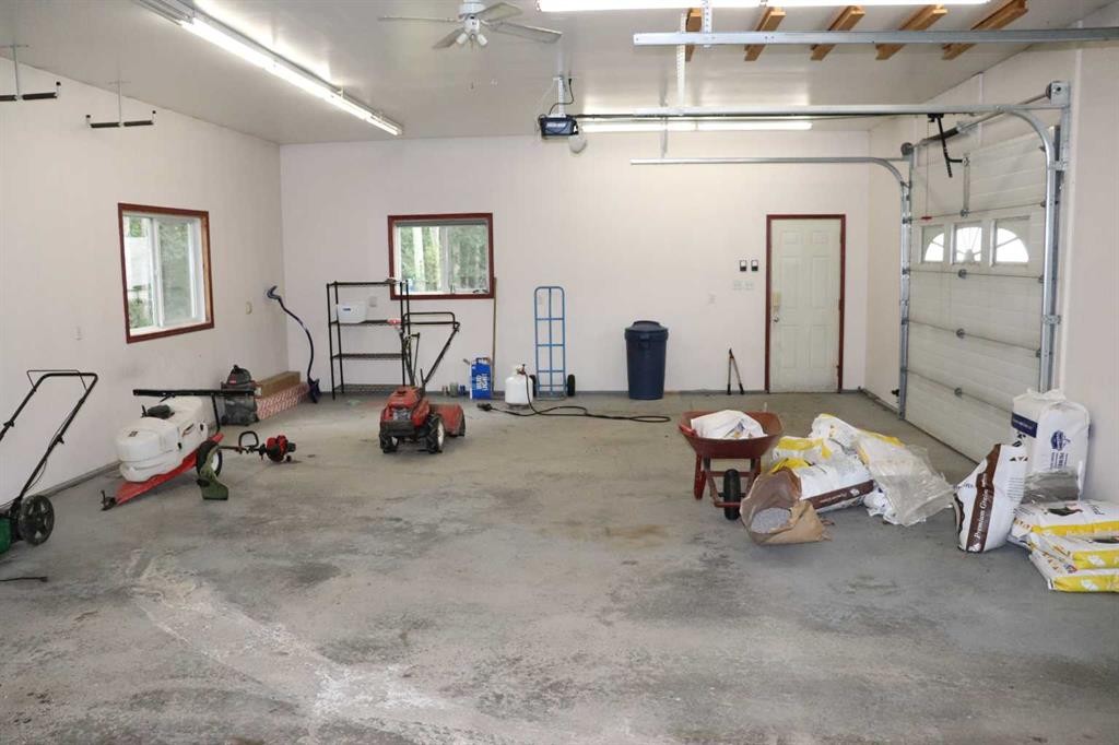 53203A Range Road 183, Rural Yellowhead County, AB - Indoor Photo Showing Garage