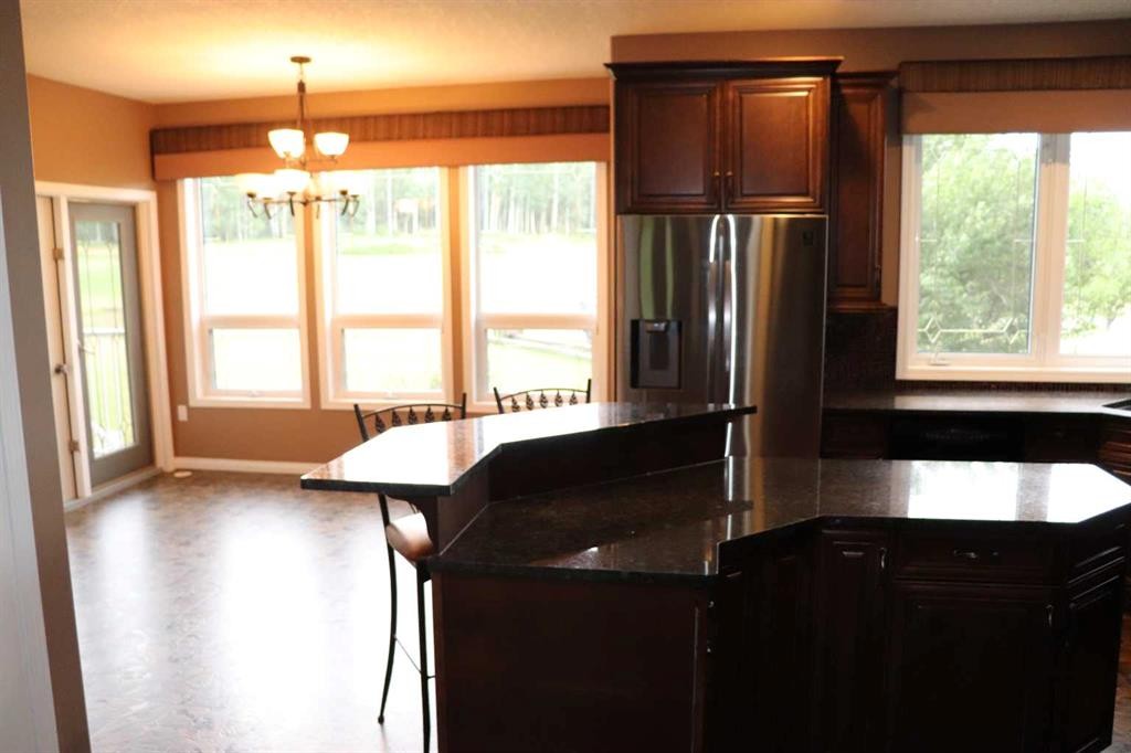 53203A Range Road 183, Rural Yellowhead County, AB - Indoor Photo Showing Kitchen