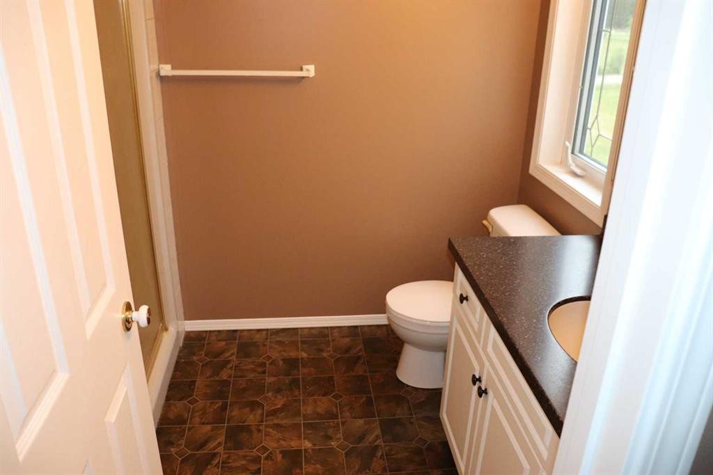 53203A Range Road 183, Rural Yellowhead County, AB - Indoor Photo Showing Bathroom