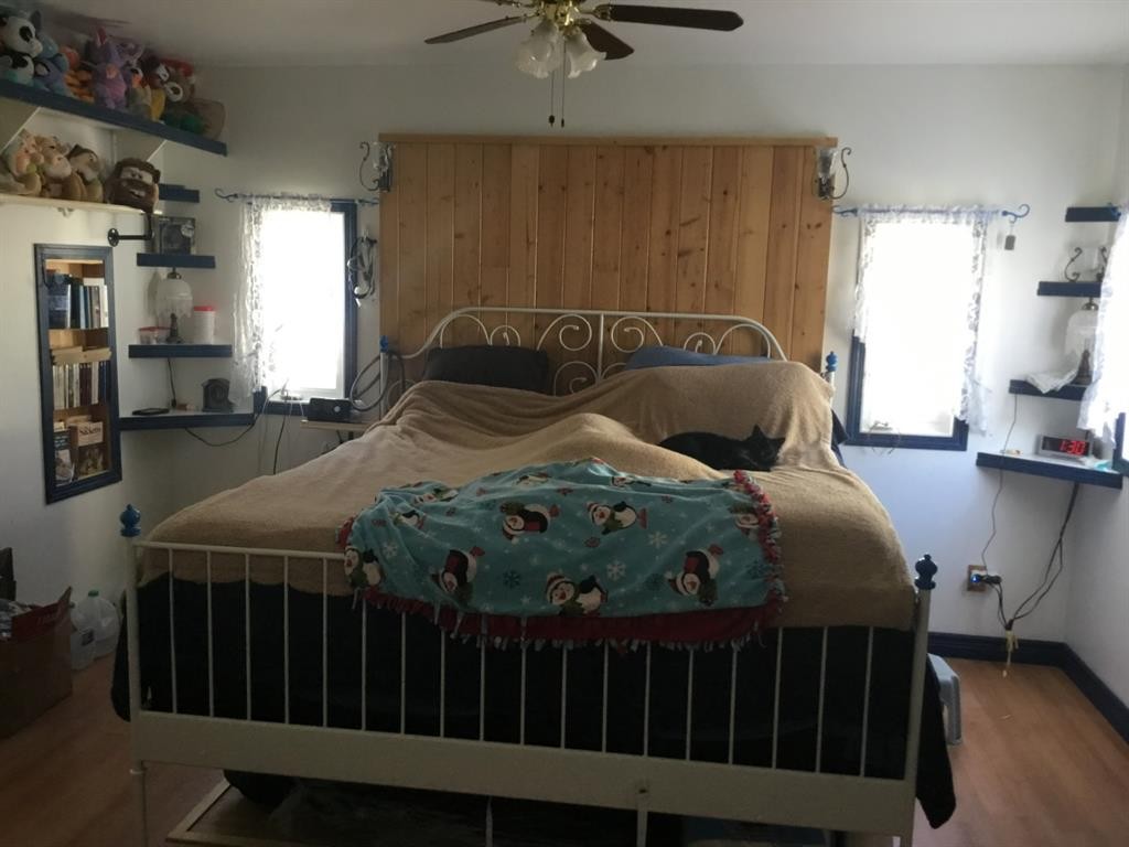 453 Grassy Way, Red Earth Creek, AB - Indoor Photo Showing Bedroom