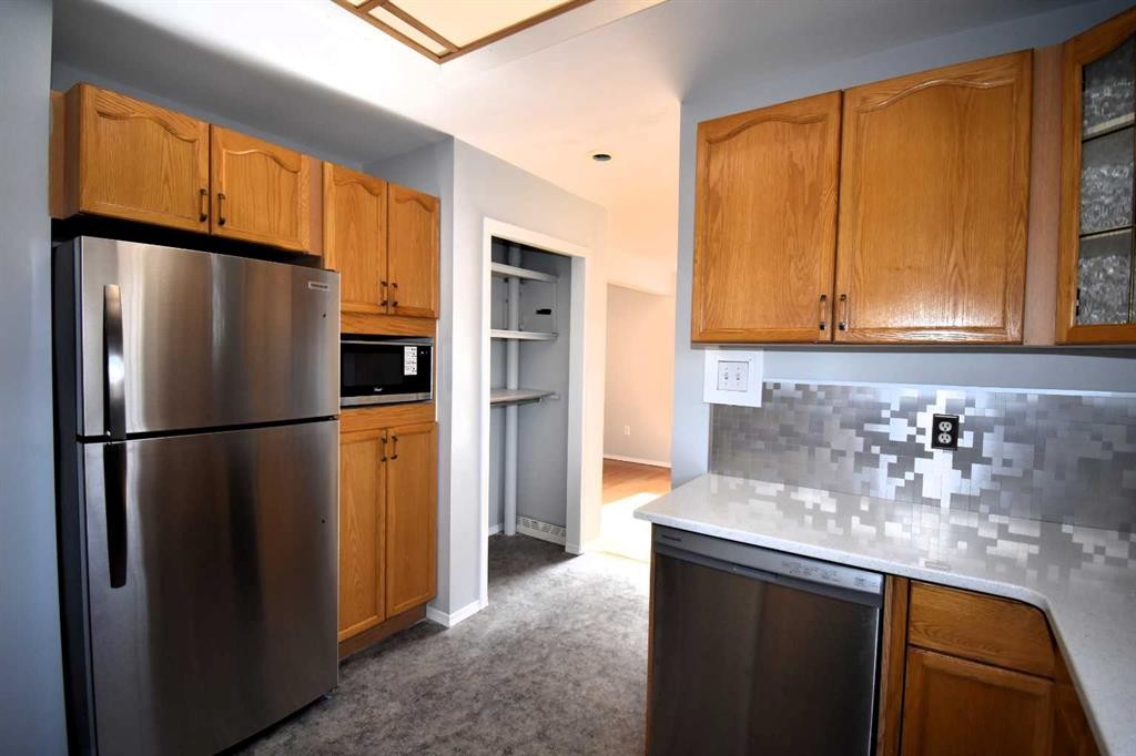 119 Lodgepole Drive, Hinton, AB - Indoor Photo Showing Kitchen