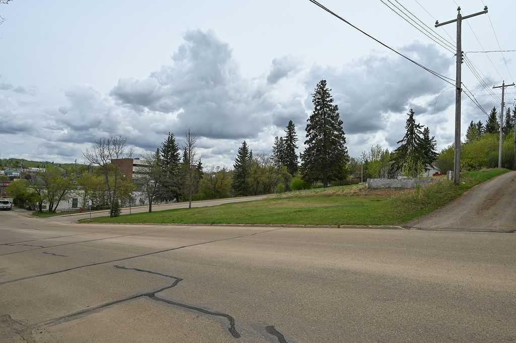 5106 49 Avenue, Athabasca, AB