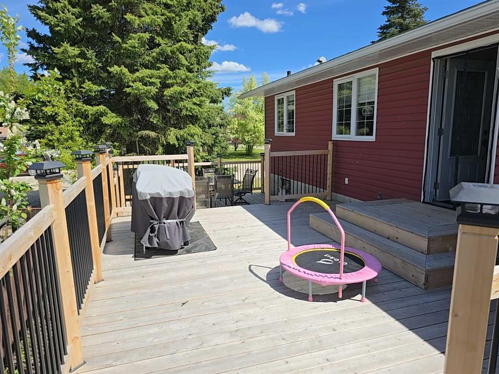 401 7 Avenue, Fox Creek, AB - Outdoor With Deck Patio Veranda With Exterior