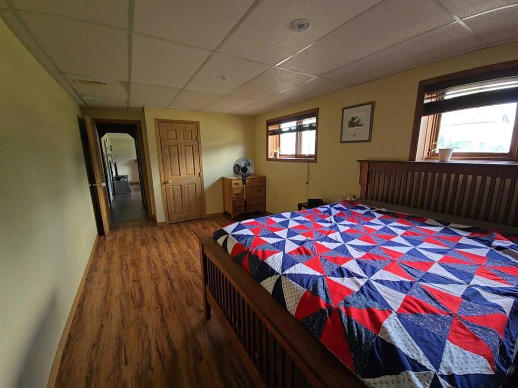 401 7 Avenue, Fox Creek, AB - Indoor Photo Showing Bedroom