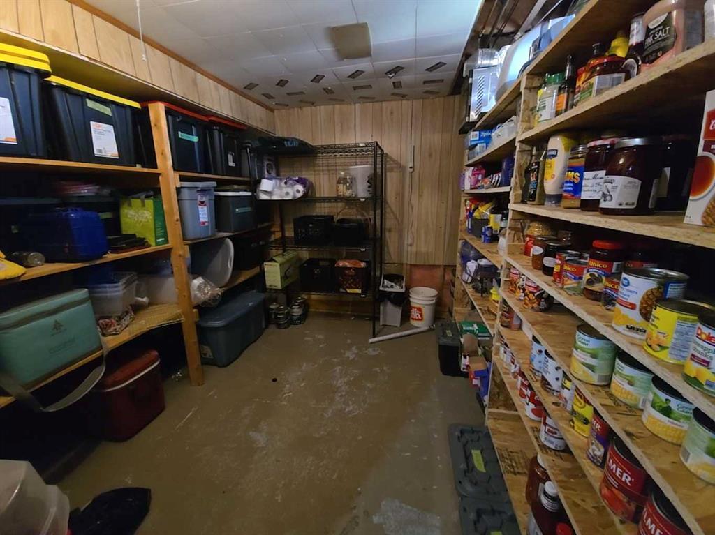 401 7 Avenue, Fox Creek, AB - Indoor