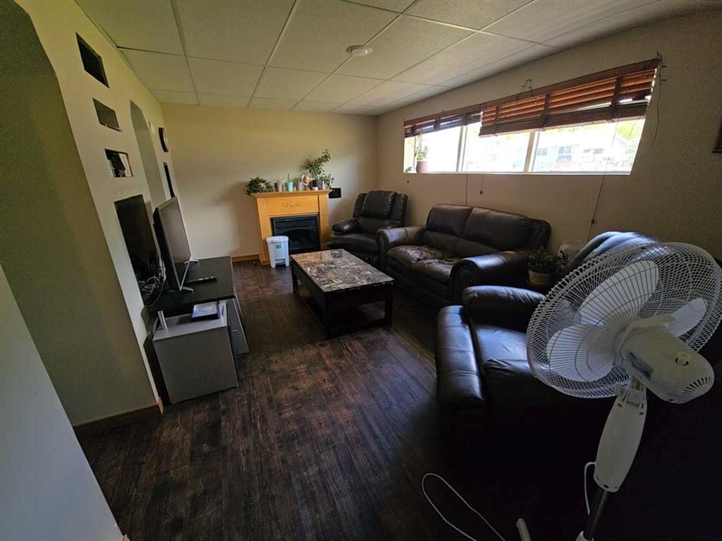 401 7 Avenue, Fox Creek, AB - Indoor Photo Showing Other Room