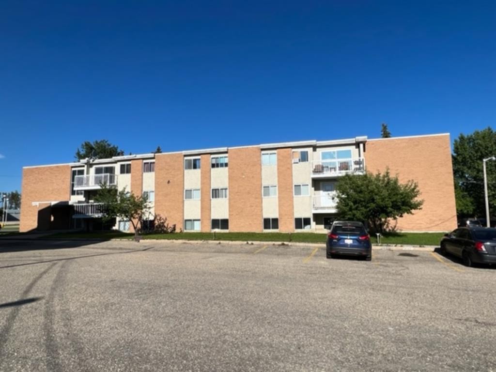 5 Sunset Boulevard, Whitecourt, AB - Outdoor