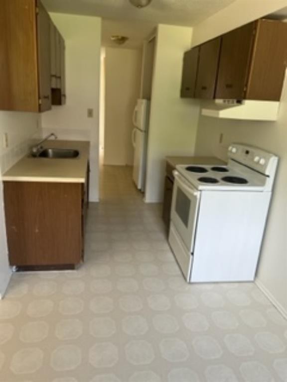 5 Sunset Boulevard, Whitecourt, AB - Indoor Photo Showing Kitchen