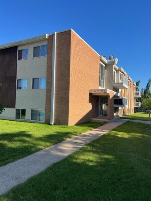 5 Sunset Boulevard, Whitecourt, AB - Outdoor