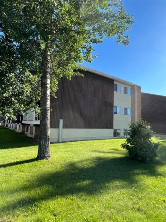 5 Sunset Boulevard, Whitecourt, AB - Outdoor