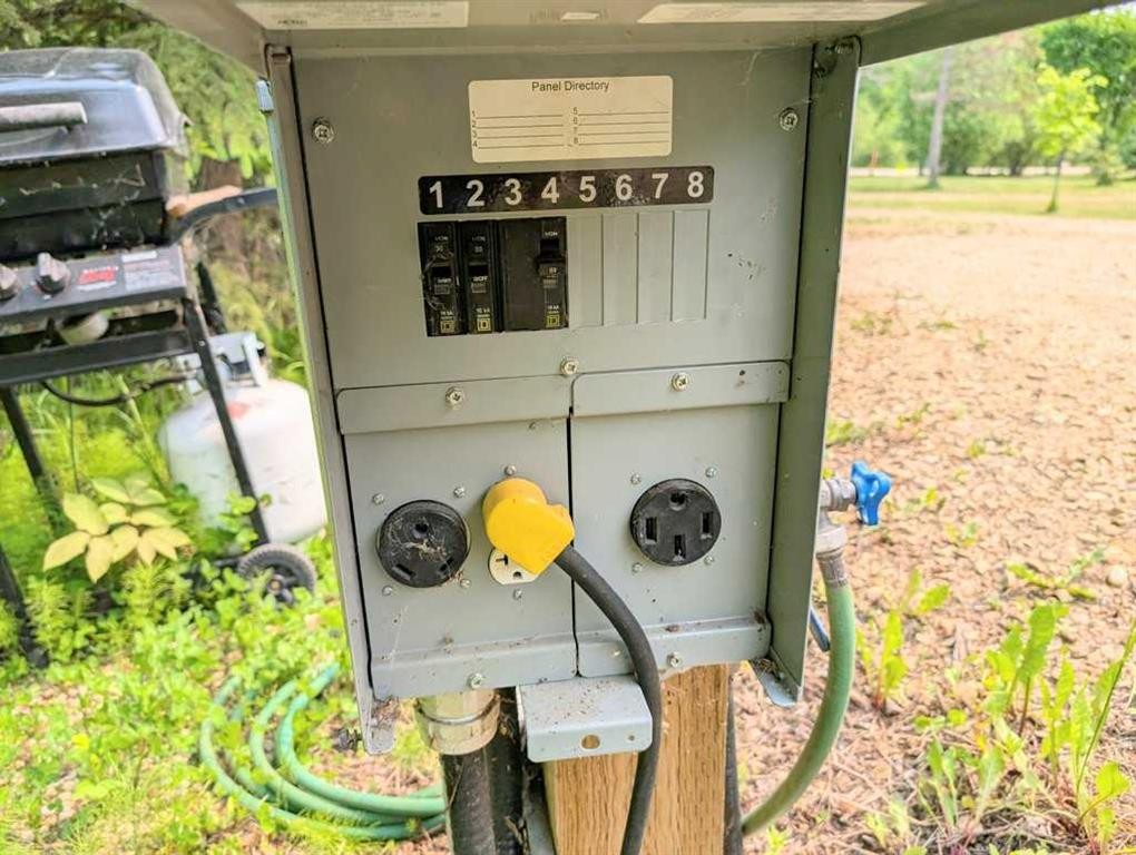 4 4A Street West, Faust, AB - Outdoor