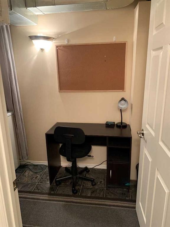 102-501 3 Street, Fox Creek, AB - Indoor Photo Showing Office