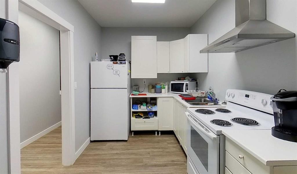 4824, 4826, 4830 3 Avenue, Edson, AB