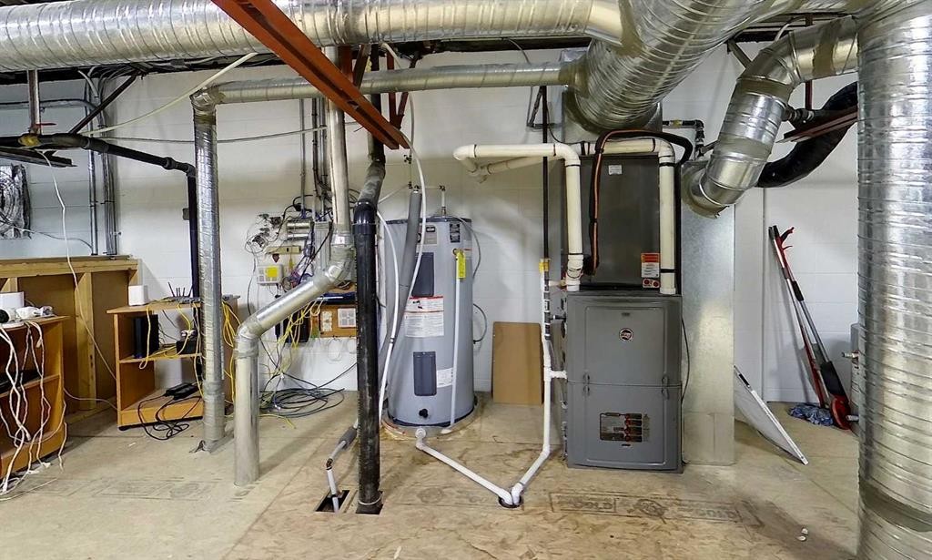 4824, 4826, 4830 3 Avenue, Edson, AB