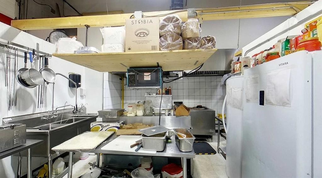 4824, 4826, 4830 3 Avenue, Edson, AB