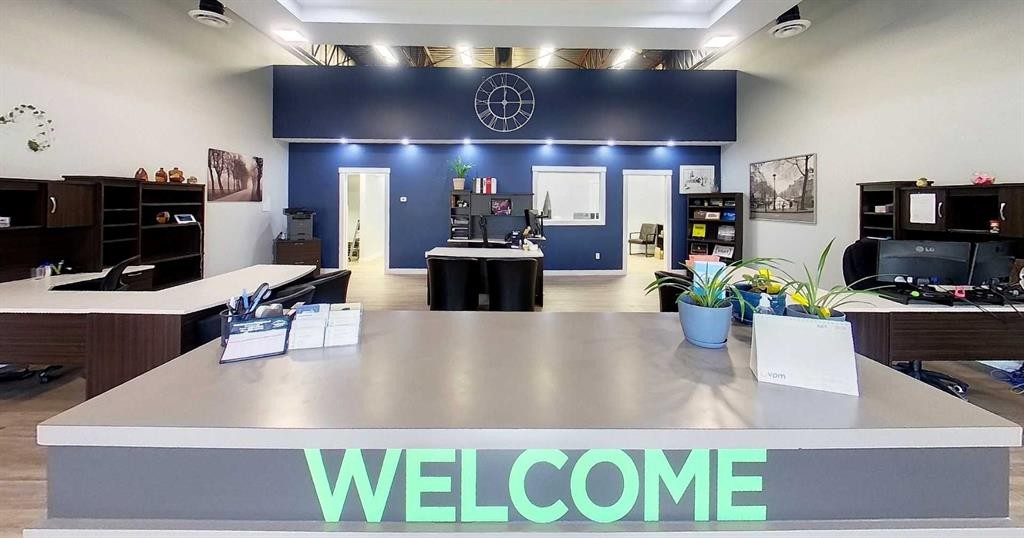 4824, 4826, 4830 3 Avenue, Edson, AB