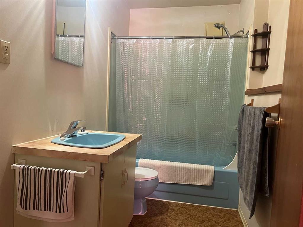 4805 17 Avenue, Edson, AB - Indoor Photo Showing Bathroom