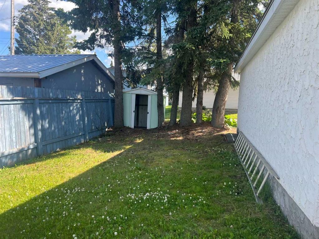 4805 17 Avenue, Edson, AB - Outdoor