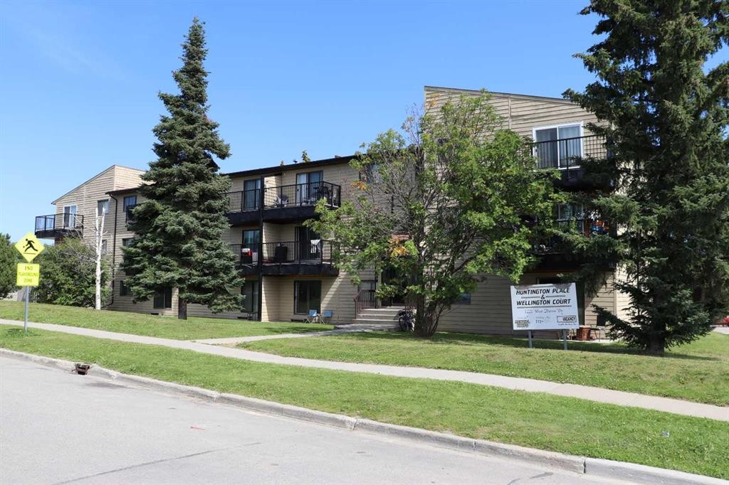 103-1221A Westhaven Drive, Edson, AB - Outdoor