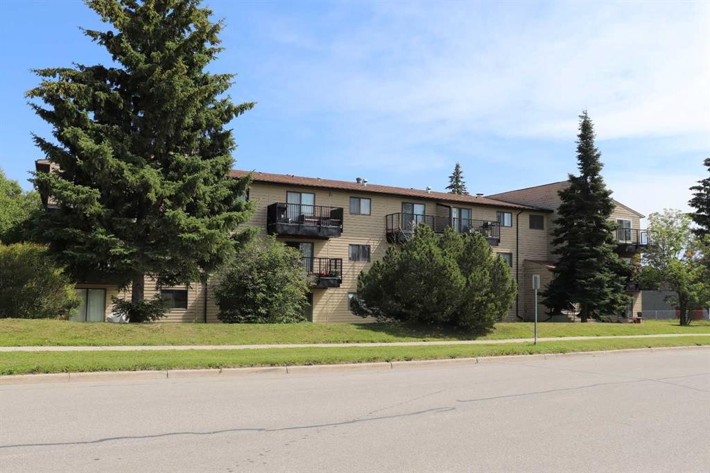 103-1221A Westhaven Drive, Edson, AB - Outdoor