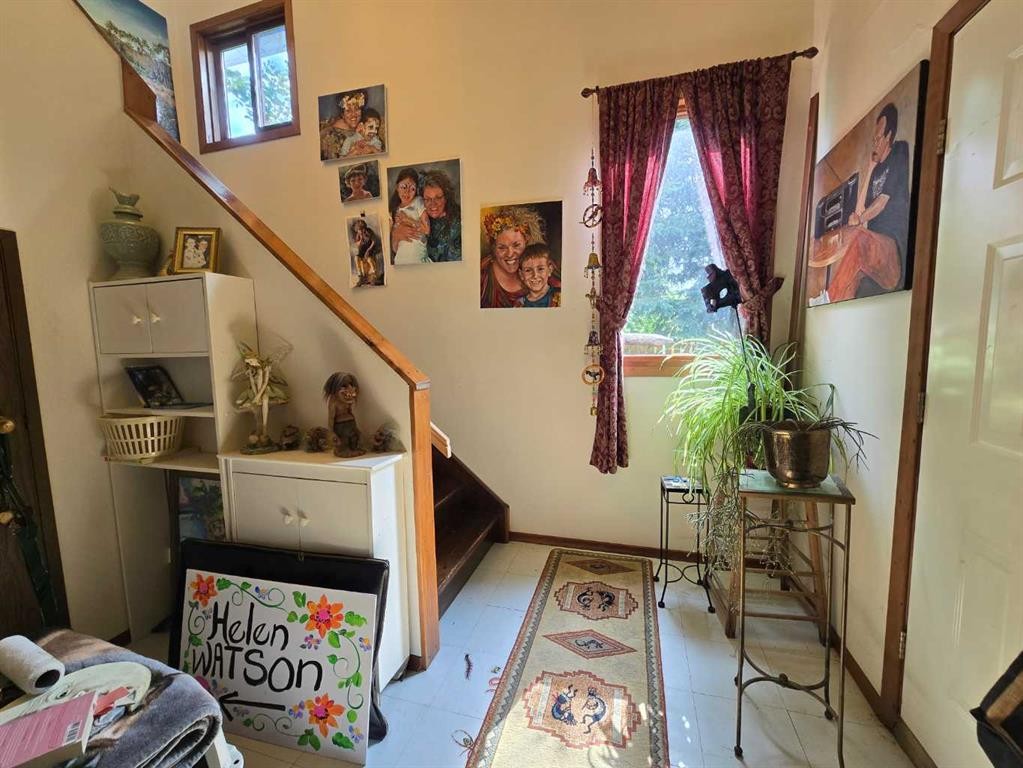 109 Main Street,-57115 Range Road 80, Rochfort Bridge, AB - Indoor Photo Showing Other Room