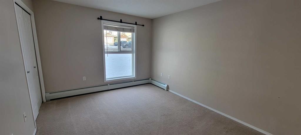 101-1615 41 Street, Edson, AB - Indoor Photo Showing Other Room