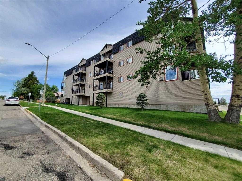 101-5037 7 Avenue, Edson, AB - Outdoor