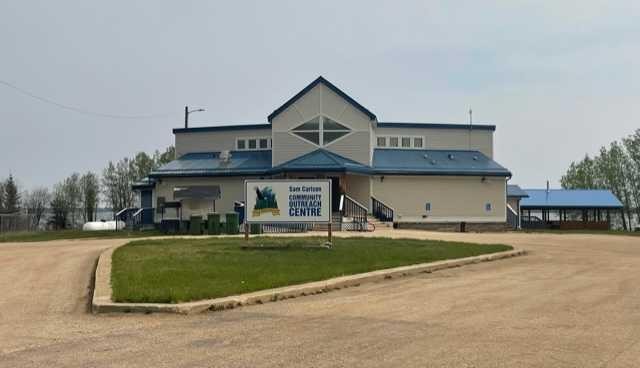 851 Wolf Trail, Sandy Lake, AB