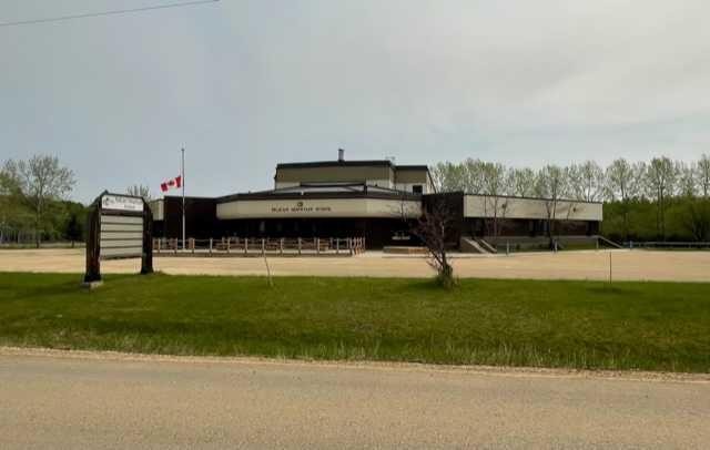 851 Wolf Trail, Sandy Lake, AB