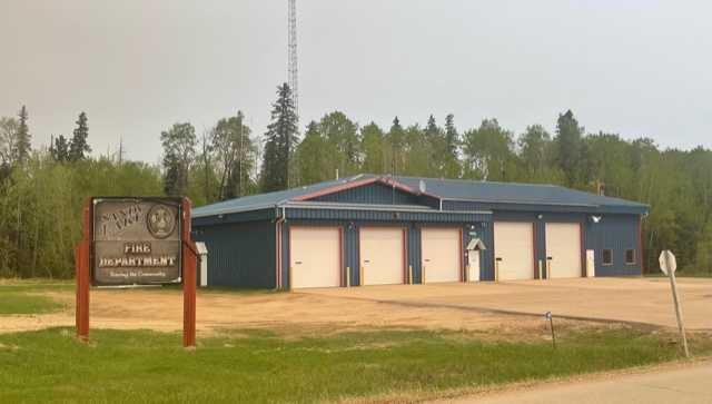 851 Wolf Trail, Sandy Lake, AB