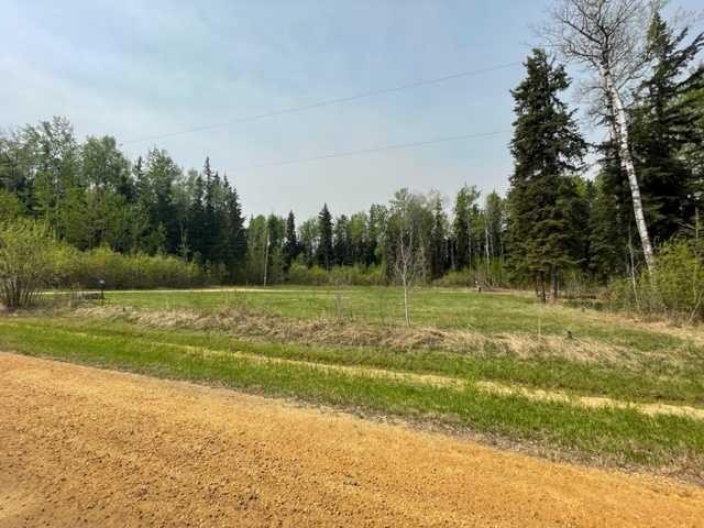 851 Wolf Trail, Sandy Lake, AB
