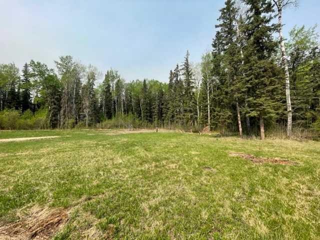 851 Wolf Trail, Sandy Lake, AB