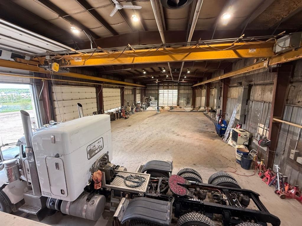 300 1B Avenue, Fox Creek, AB