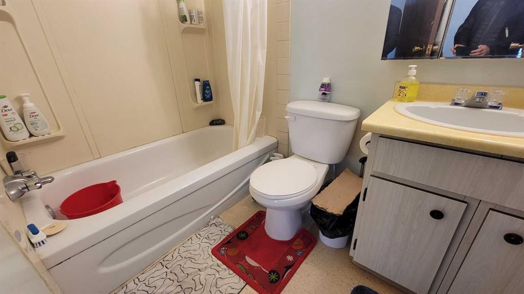306-5317 5 Avenue, Edson, AB - Indoor Photo Showing Bathroom