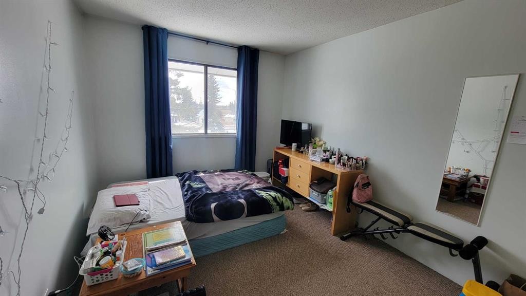 306-5317 5 Avenue, Edson, AB - Indoor Photo Showing Bedroom