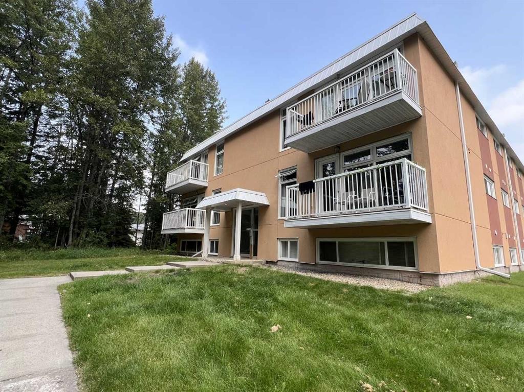 #2-506 41 Street, Edson, AB - Outdoor