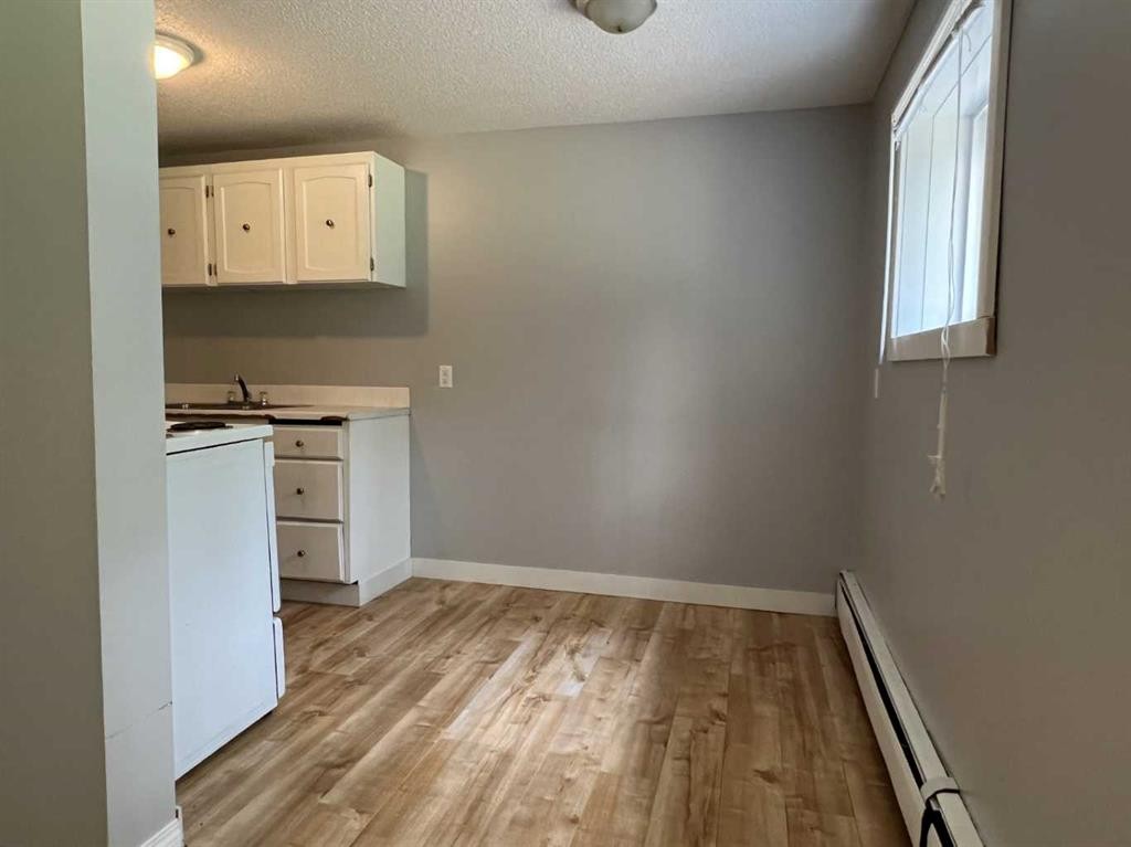 #2-506 41 Street, Edson, AB - Indoor Photo Showing Other Room